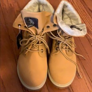 New US Polo Assn Tan Boots, never worn size 8 1/2